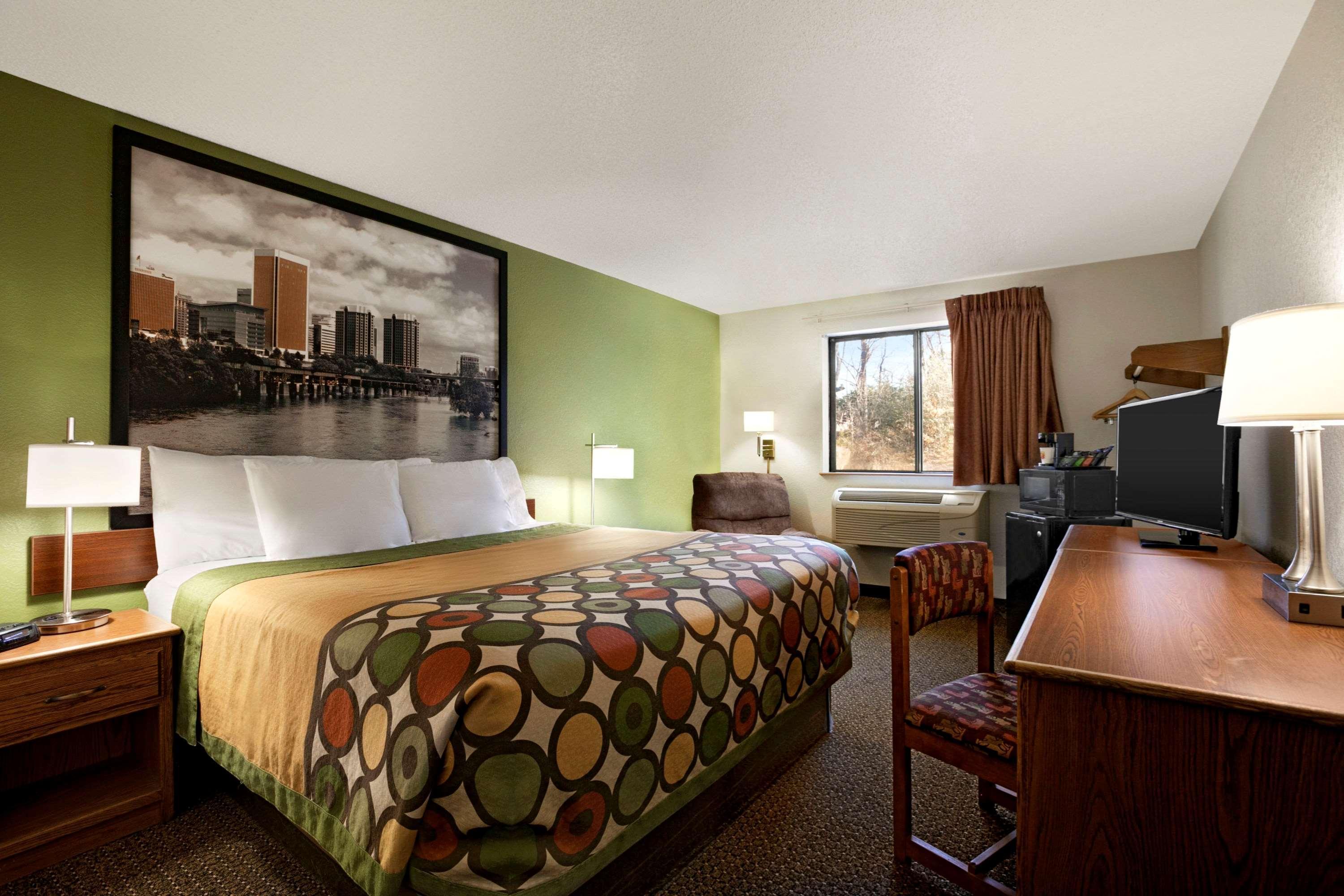 Super 8 By Wyndham Richmond/Chamberlayne Rd Hotell Exteriör bild