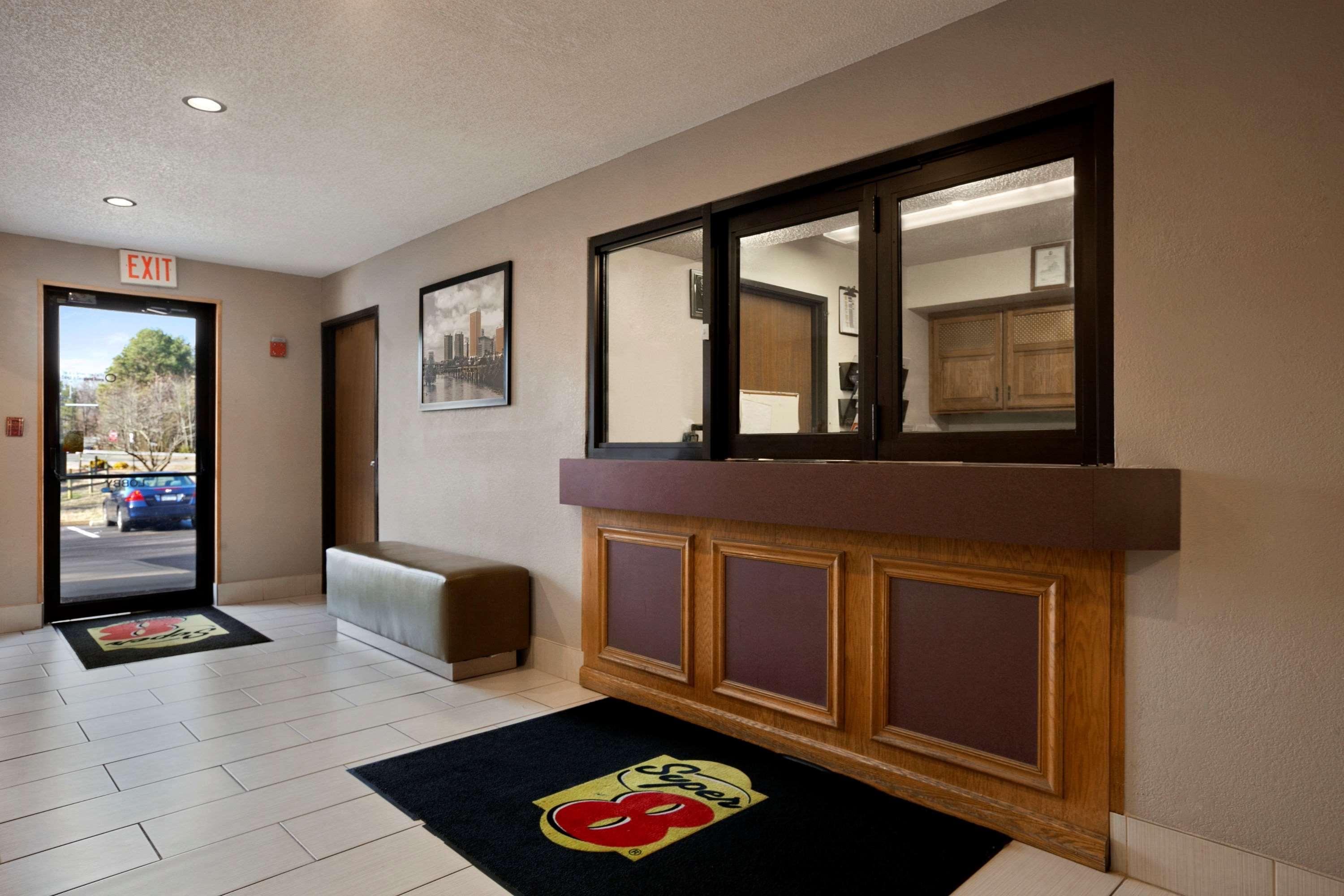 Super 8 By Wyndham Richmond/Chamberlayne Rd Hotell Exteriör bild