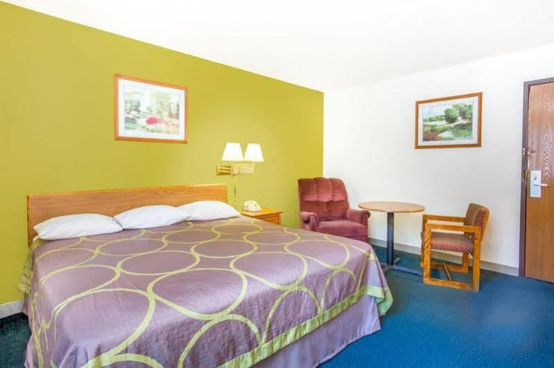 Super 8 By Wyndham Richmond/Chamberlayne Rd Hotell Exteriör bild