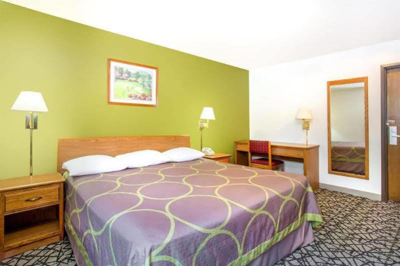 Super 8 By Wyndham Richmond/Chamberlayne Rd Hotell Exteriör bild